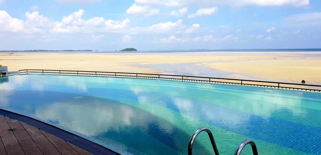 BW Suite Belitung Tanjung Pandan Exterior foto